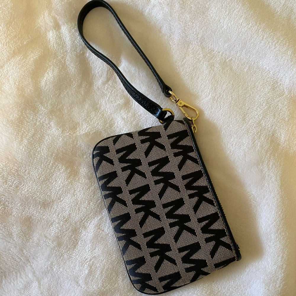 Michael Kors Wristlet